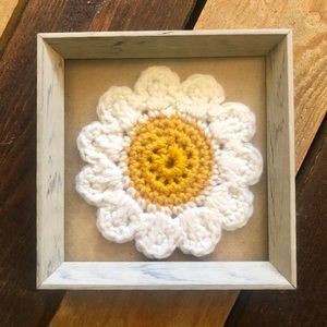 🖤 Framed Crochet Flower.